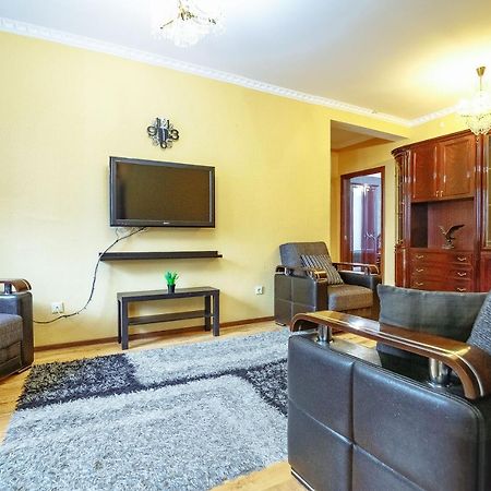 Two Bedroom Apartment On Syganak Street 64-1 อัสตานา ภายนอก รูปภาพ